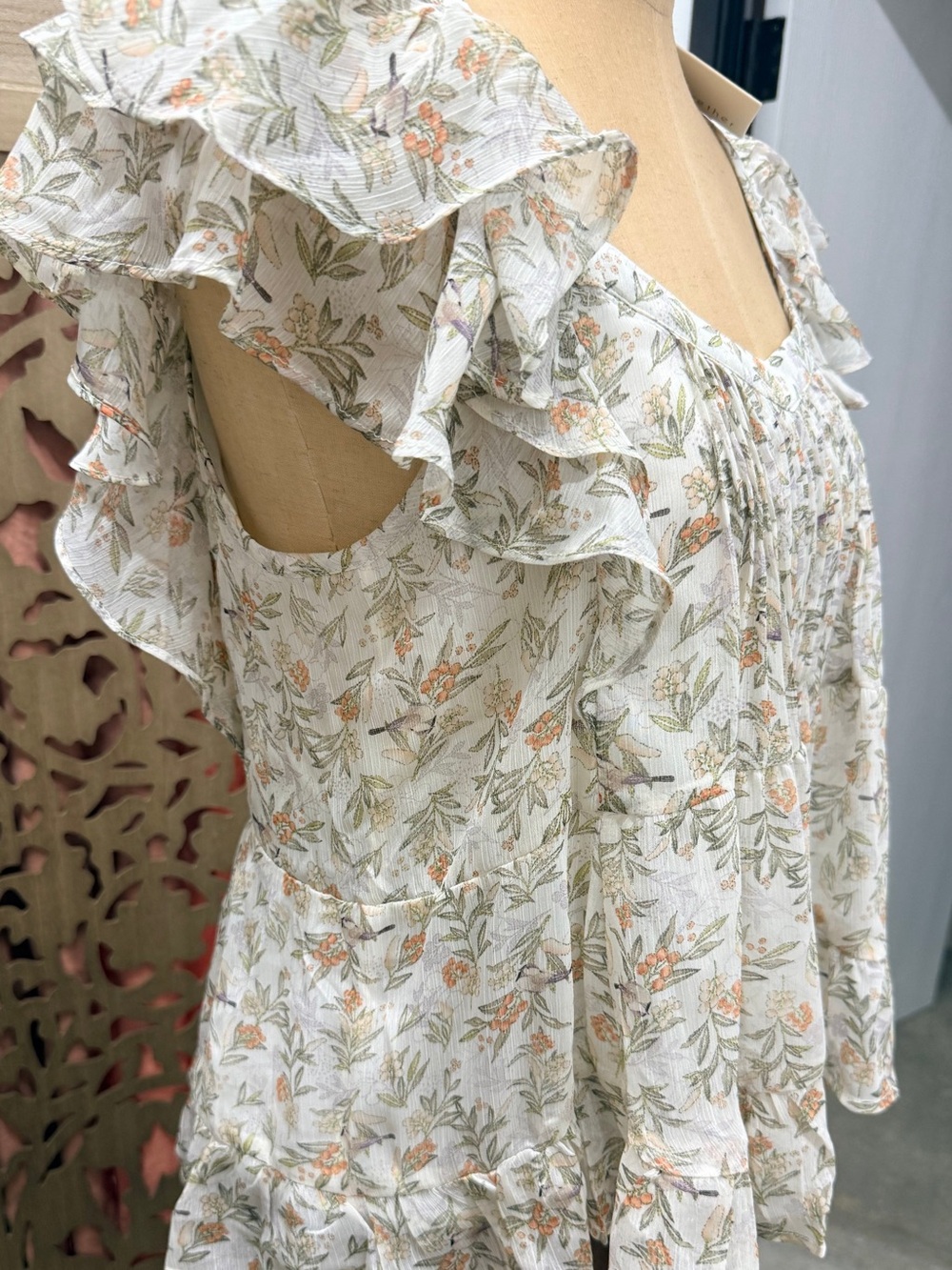 Floral Ruffle-Sleeve Peasant Top in Cream and Sage - Picture 4 of 7